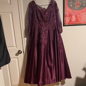 Elegant Plum Lace Evening Gown